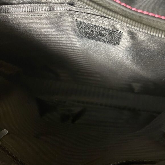 Mobile Edge versatile micro fiber  black and pink notebook / Tote . - Picture 11 of 15